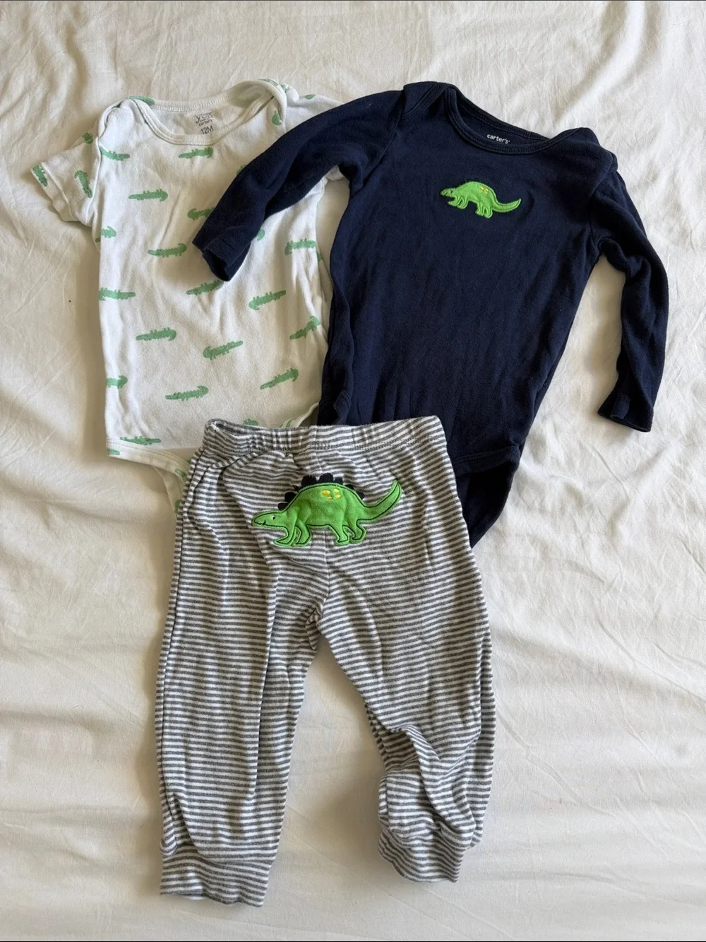 Baby 9-12 months dinosaur outfit - Picture 1 of 4